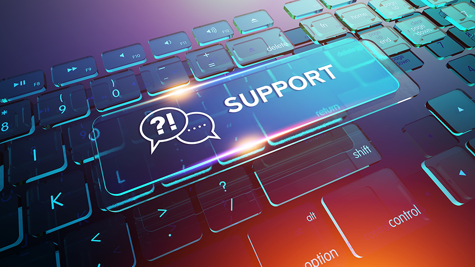 IT user support technician image