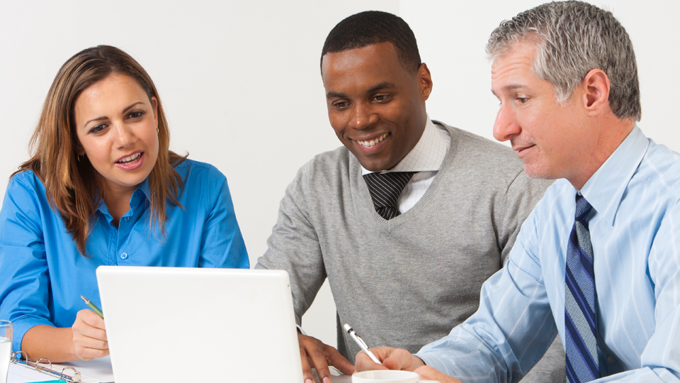 IT user support technician image