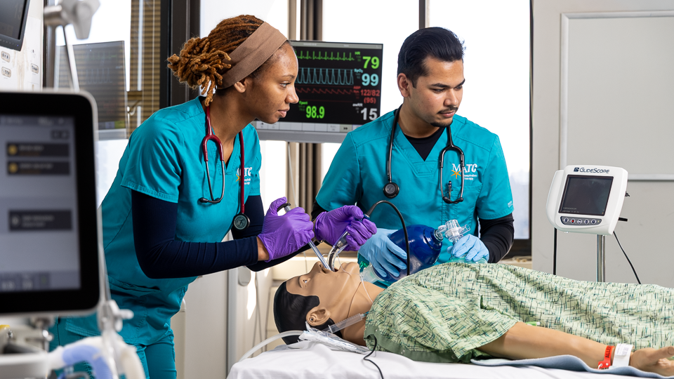 respiratory therapist students in classroom program pic