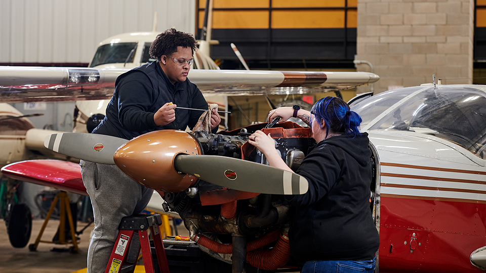 Aviation Technician powerplant pic