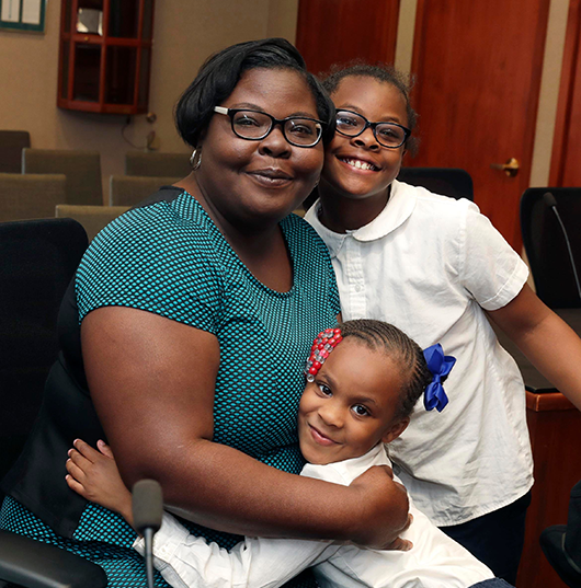 Latoya Onuchuku with daughter and granddaughters, photo courtesy of Milwaukee Journal Sentinel pic